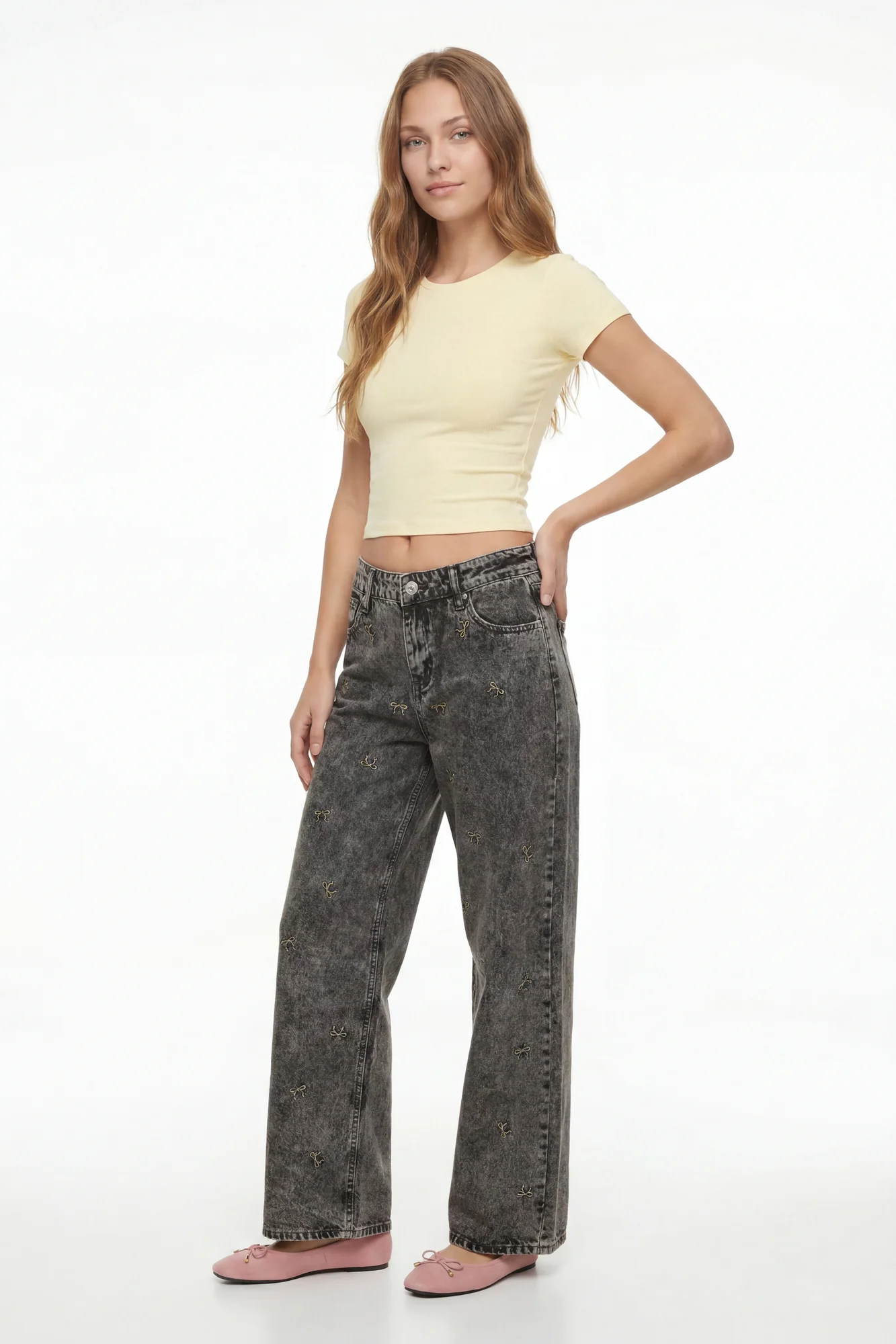 Low Rise Bow Embroidered Baggy Denim Jean